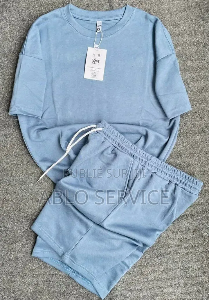 Vêtements Disponible