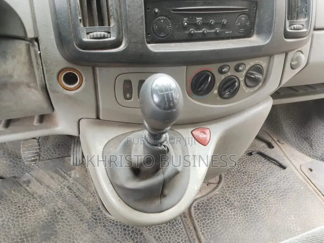 Renault Traffic 2001 Blanc