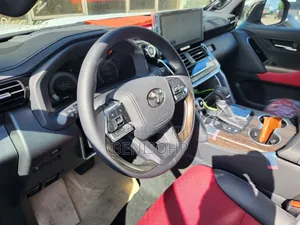 Nouveau Toyota Land Cruiser Prado 2026 Noir