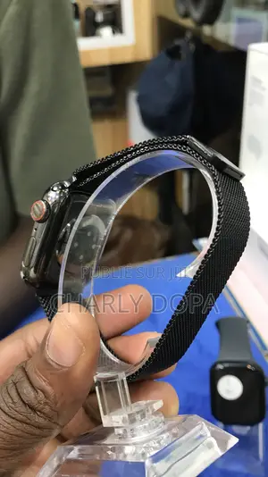 Apple Watch Série 7 41mm Acier Inoxydable Quasi Neuf