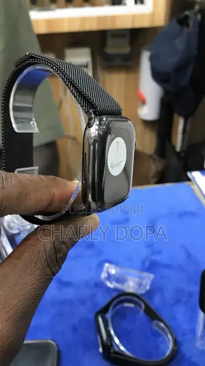 Apple Watch Série 7 41mm Acier Inoxydable Quasi Neuf
