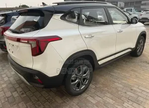 Nouveau Kia Seltos 2026 Blanc cassé