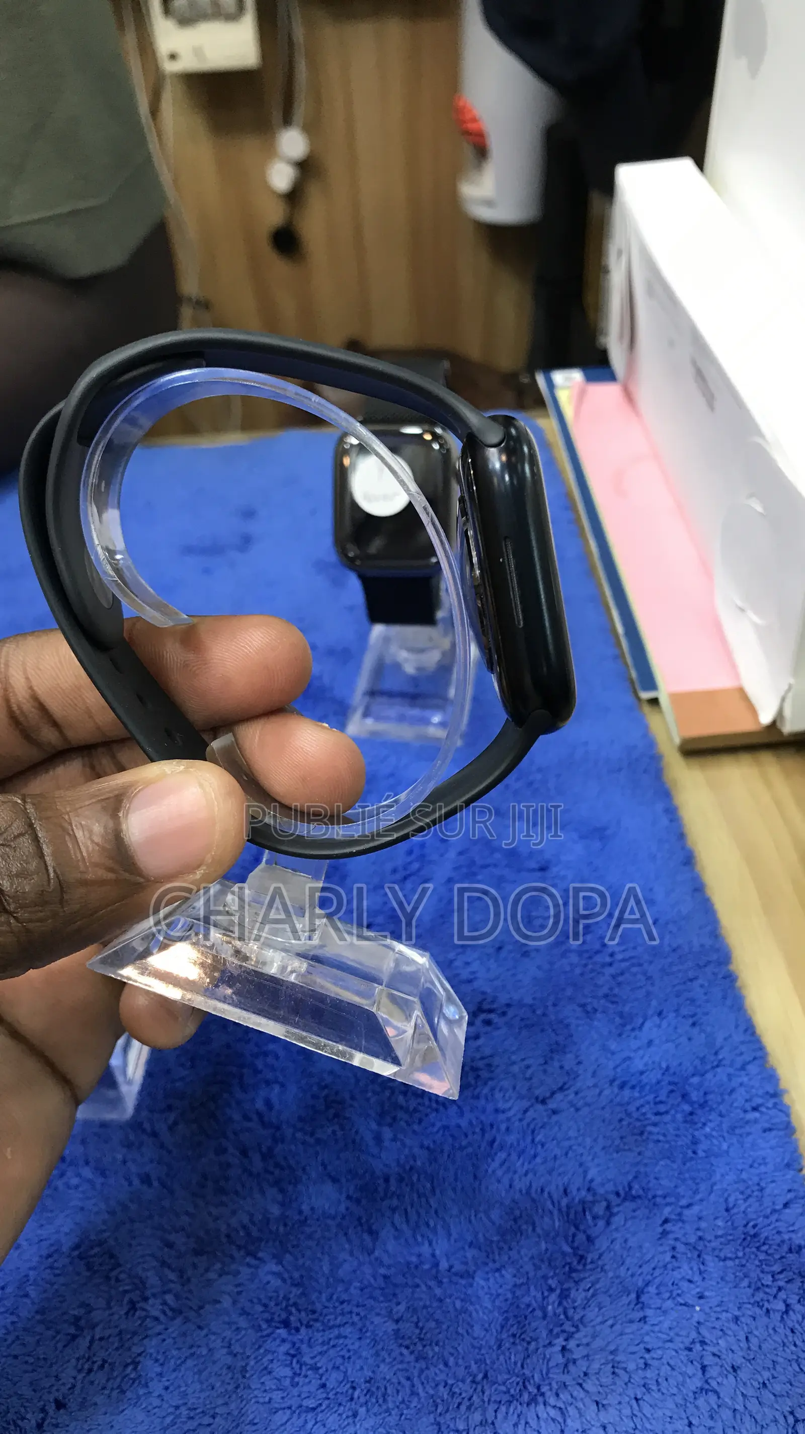 Apple Watch Série 7 45mm Quasi Neuf