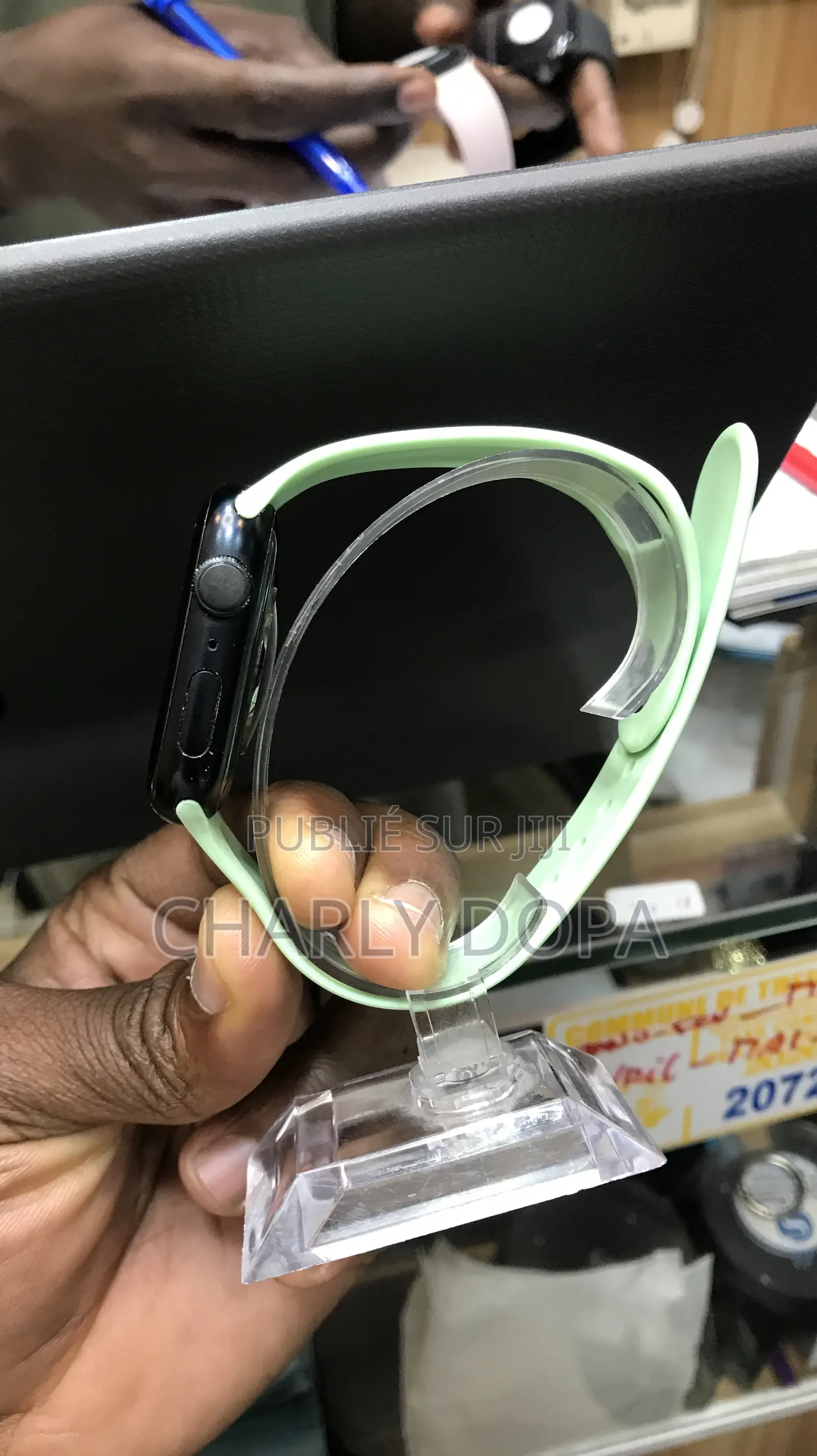 Apple Watch Série 9 45mm Quasi Neuve