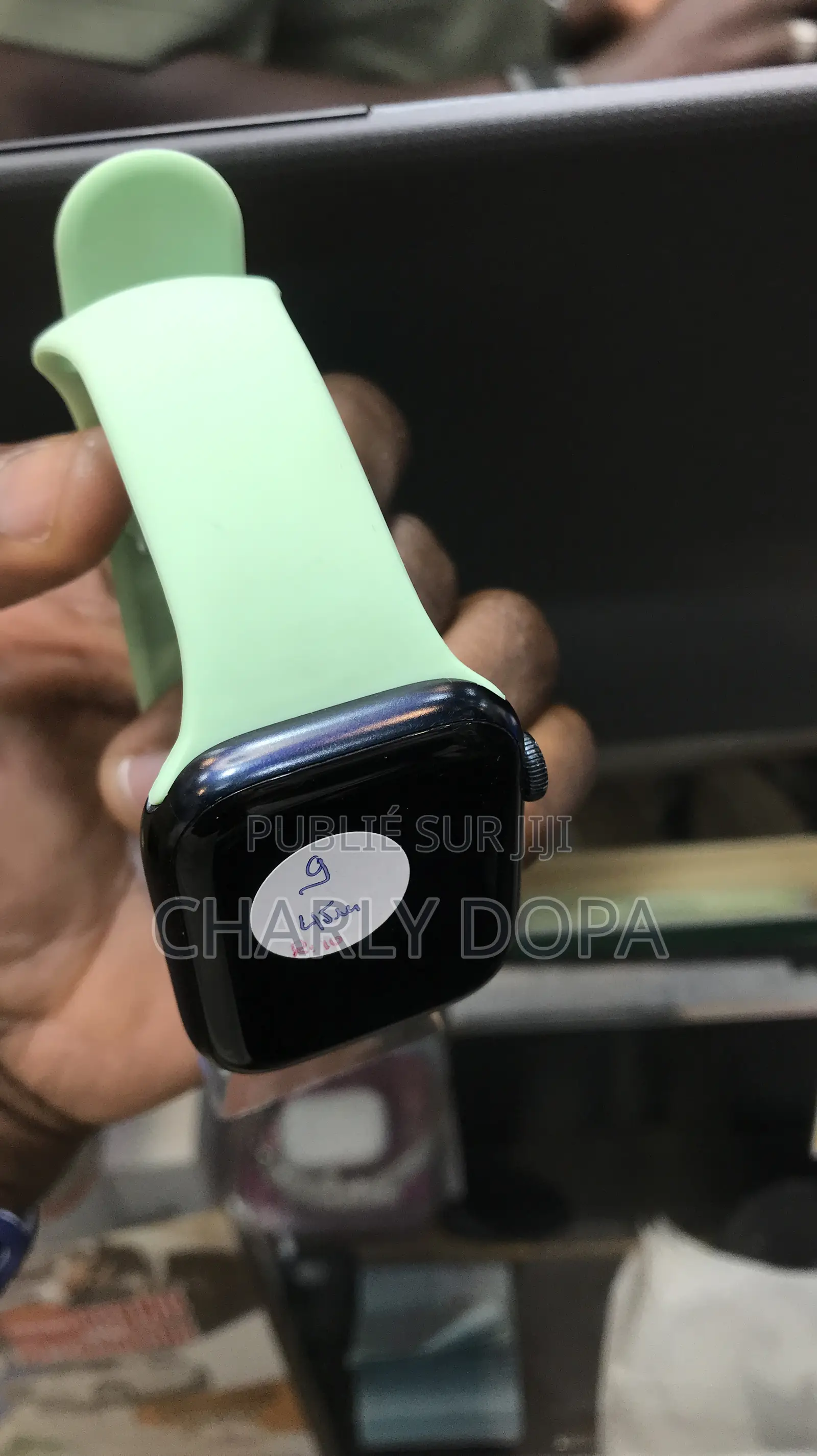 Apple Watch Série 9 45mm Quasi Neuve