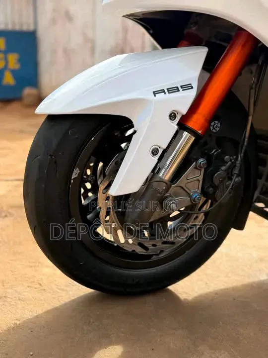 Nouveau Yamaha DT125 2025 Blanc