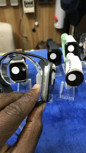 Apple Watch Série 11 46mm Quasi Neuve