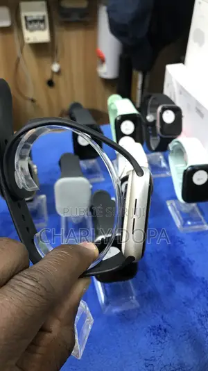 Apple Watch Série Se 3 Quasi Neuve 44mm
