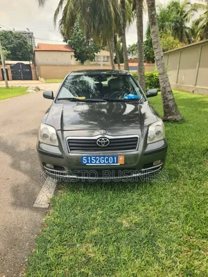 Toyota Avensis 2007 Doré