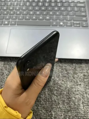 Nouveau Apple iPhone XR 64 GB Noir
