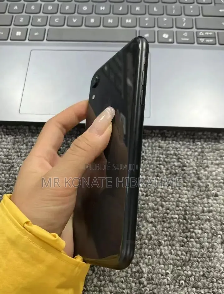 Nouveau Apple iPhone XR 64 GB Noir