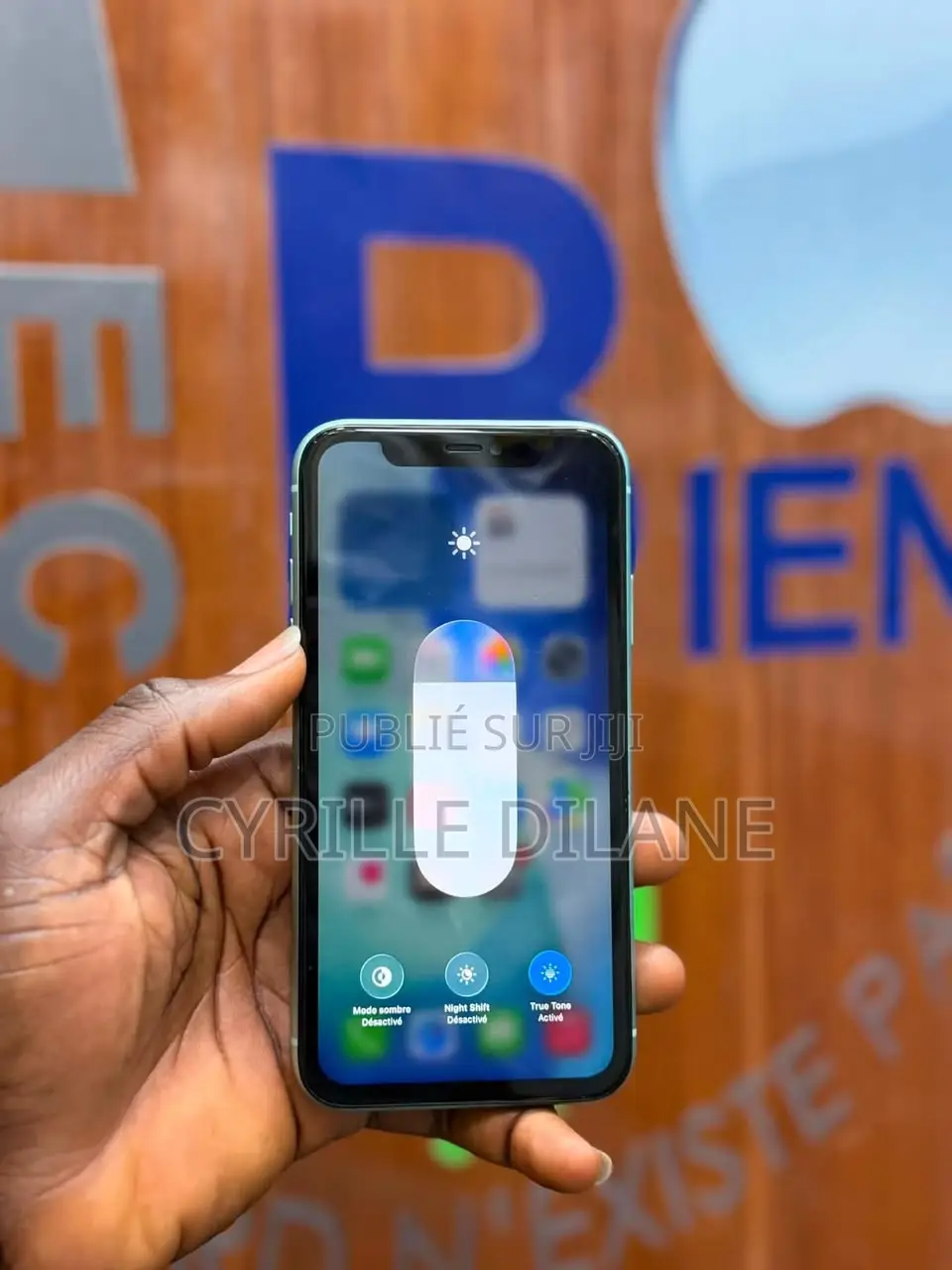 Nouveau Apple iPhone XR 128 GB Noir