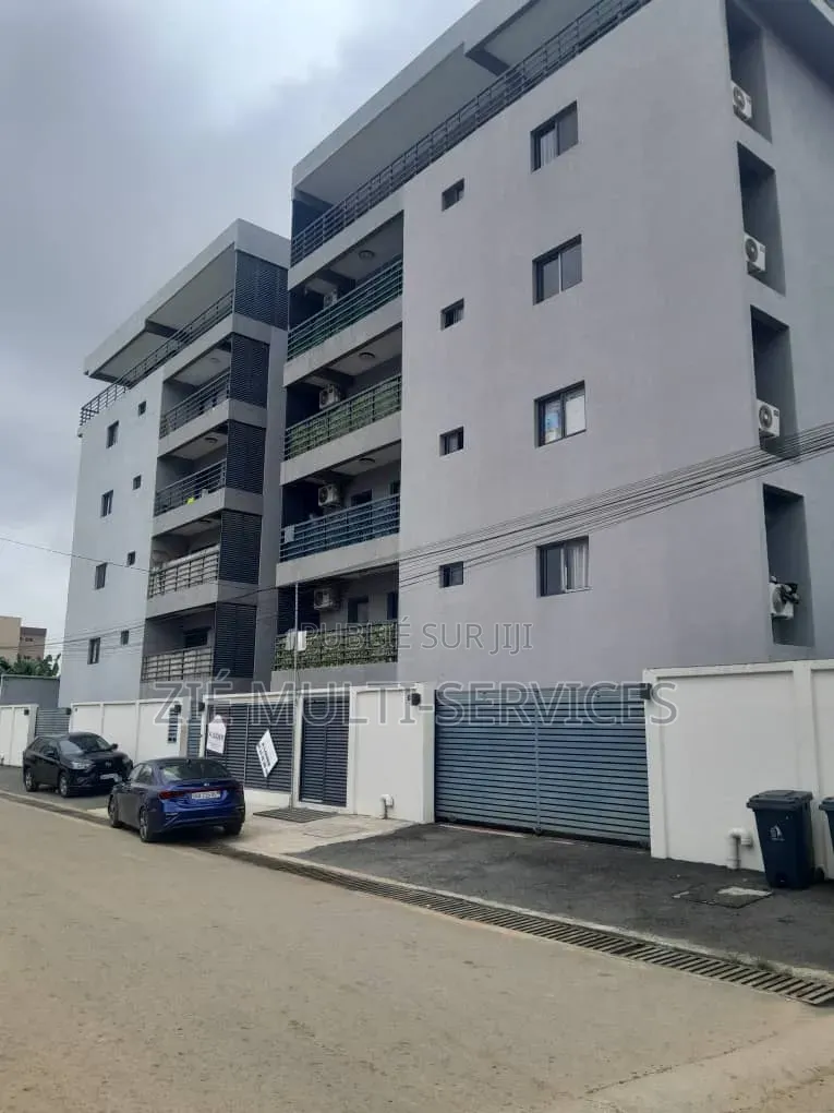 Meublé 5chbre Appartement dans Zié Multi-Service, Cocody à Vendre