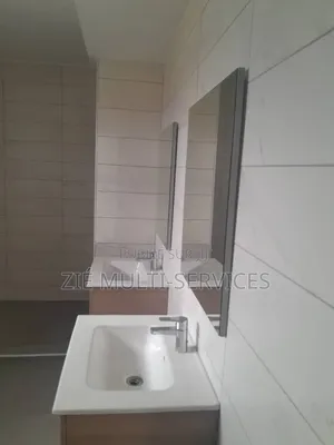 Meublé 5chbre Appartement dans Zié Multi-Service, Cocody à Vendre