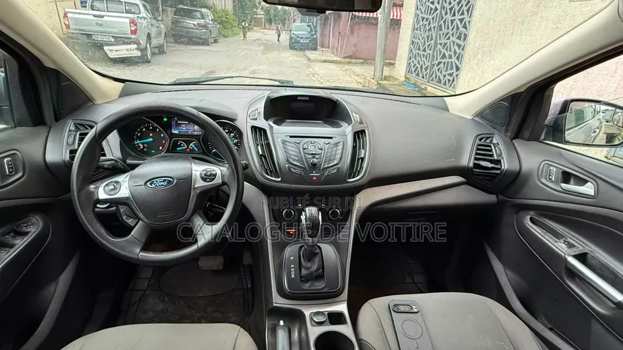 Ford Escape 2016 Gris