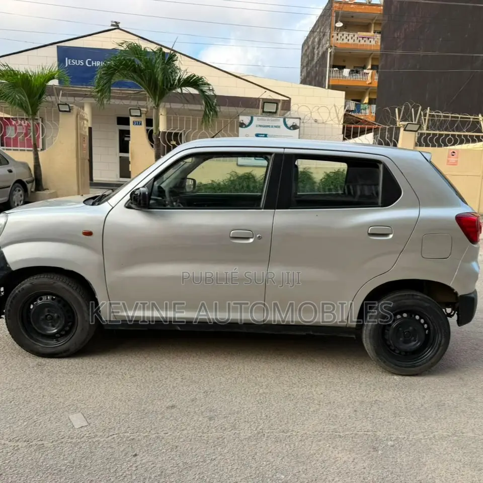 Suzuki S-Presso 2024 Gris
