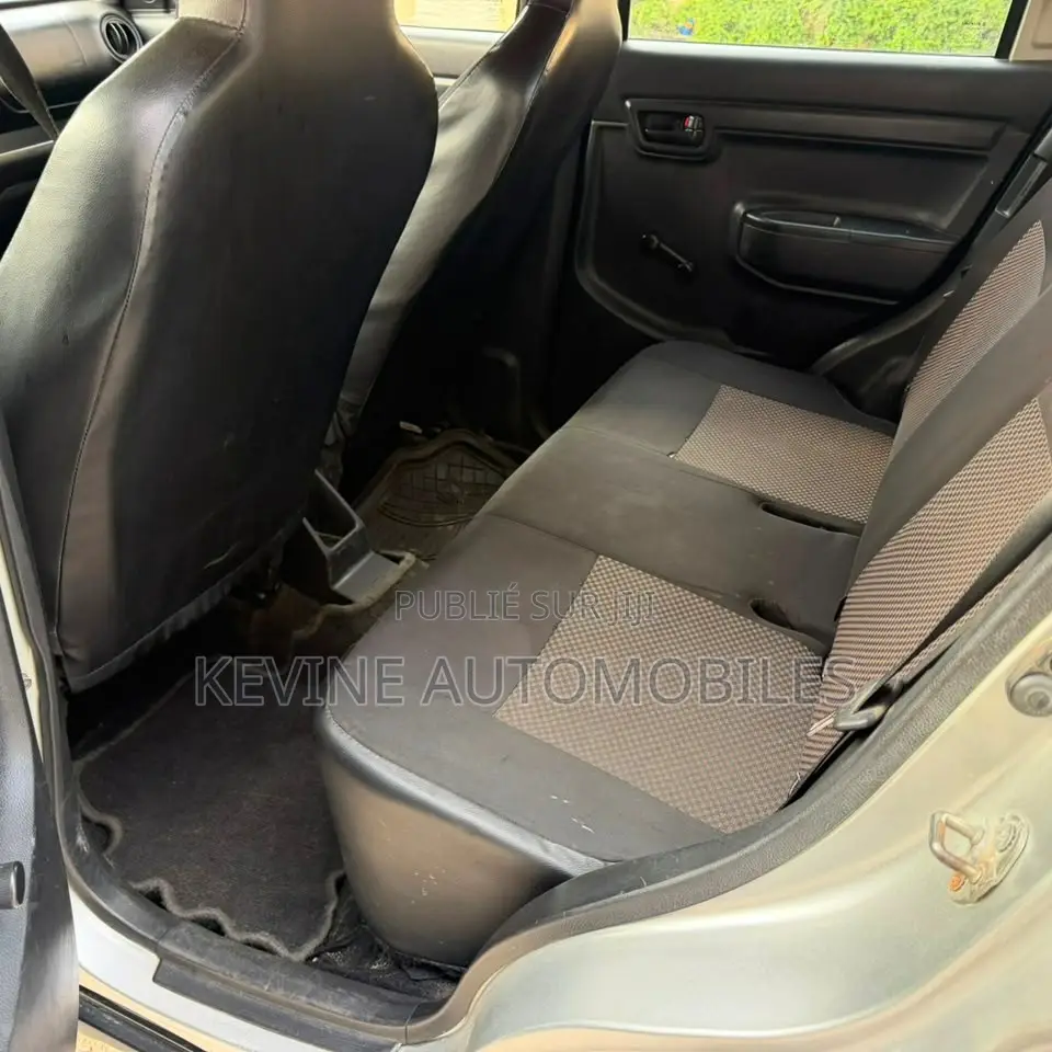 Suzuki S-Presso 2024 Gris