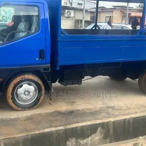 Mitsubishi Canter 2005 Bleu