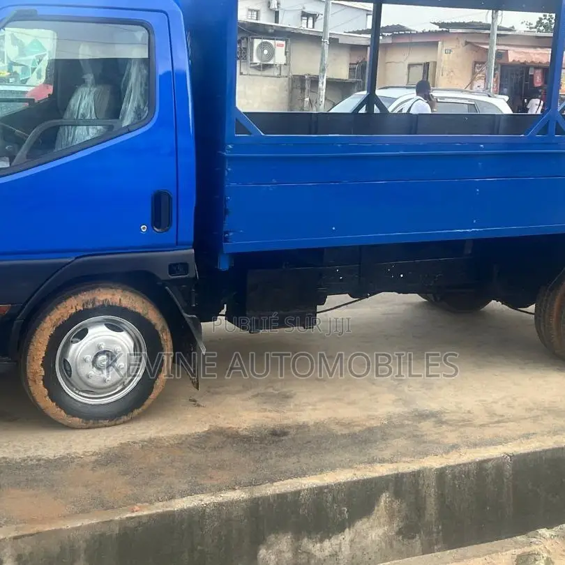 Mitsubishi Canter 2005 Bleu