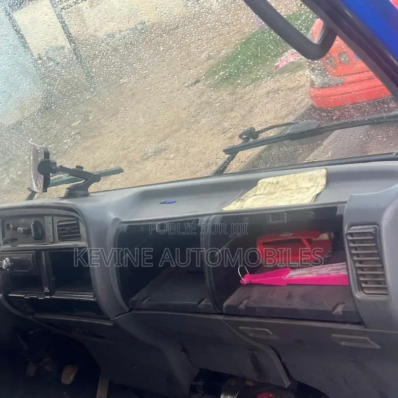 Mitsubishi Canter 2005 Bleu