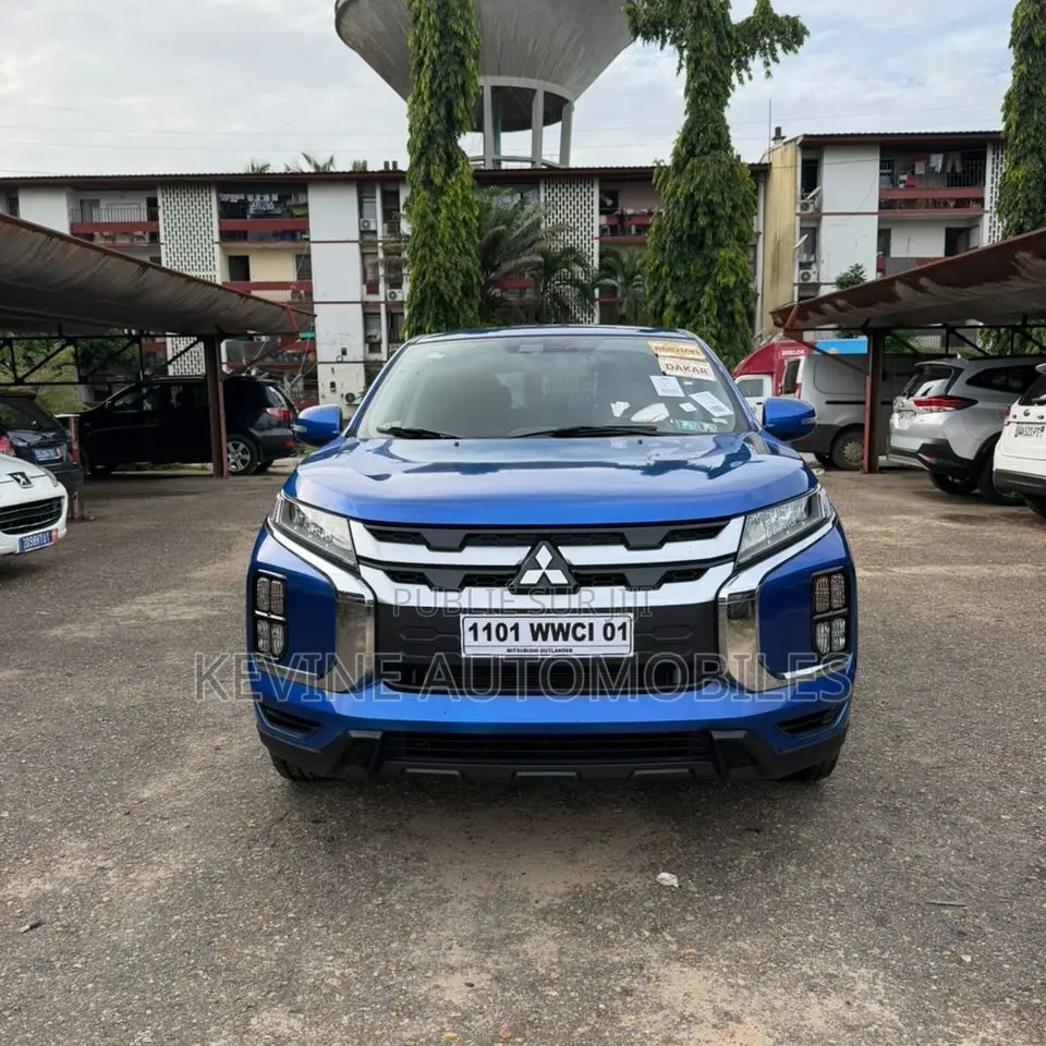 Mitsubishi Outlander 2022 Bleu