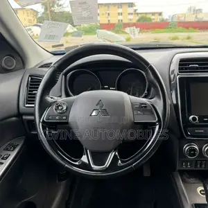 Mitsubishi Outlander 2022 Bleu