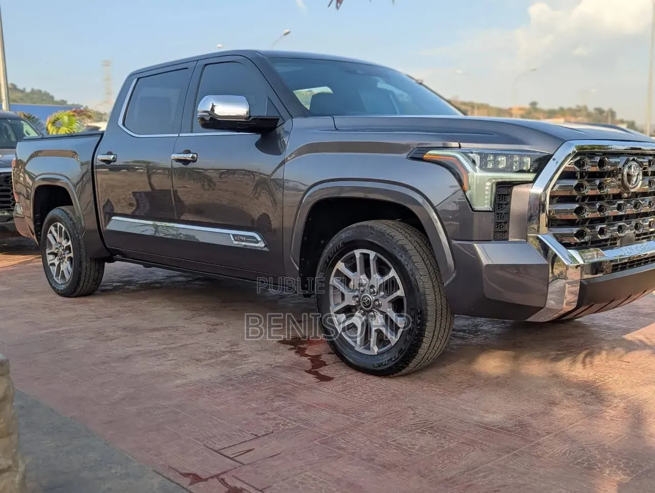 Nouveau Toyota Tundra Hybrid 2025 Noir