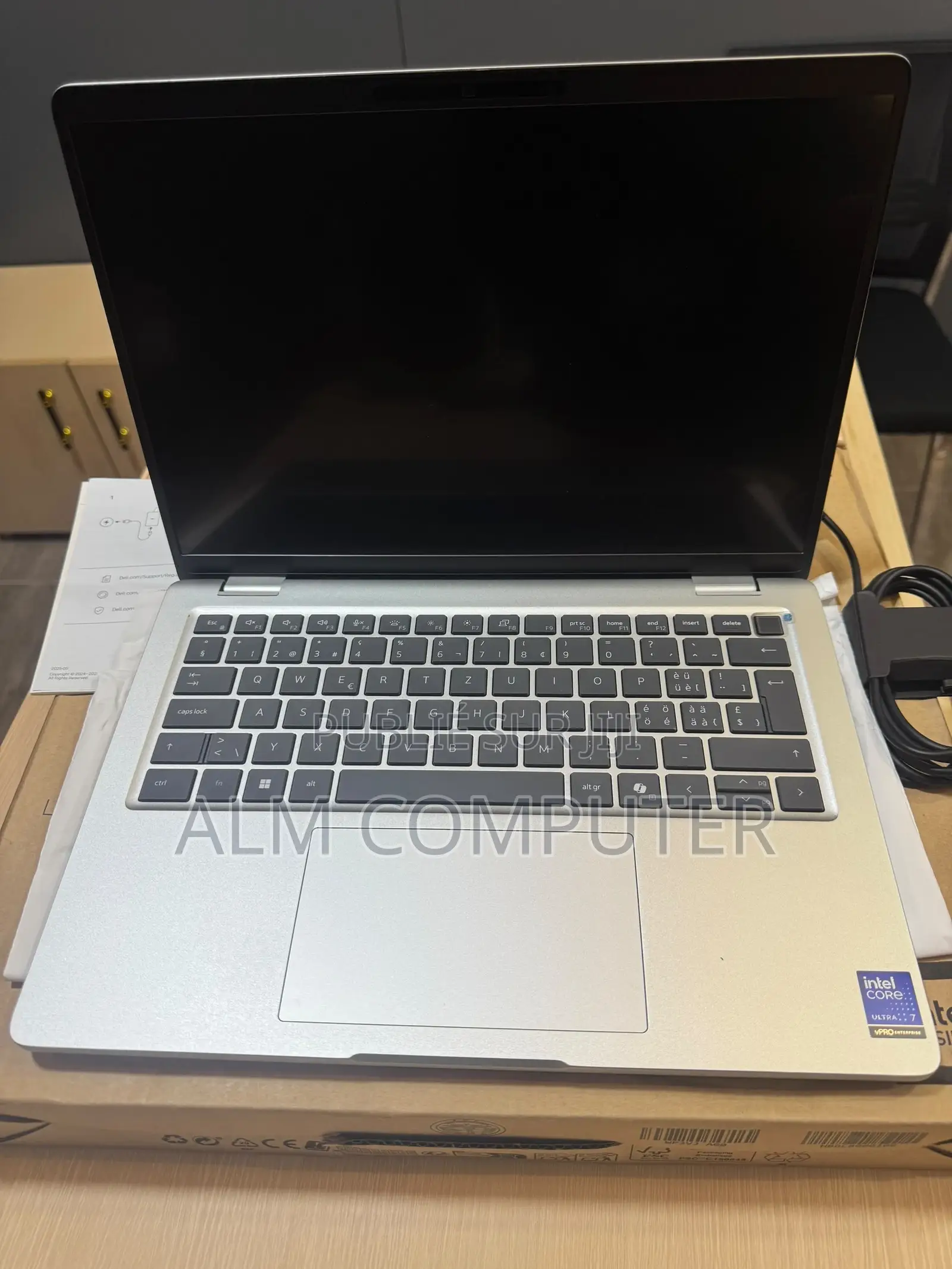Nouveau Dell Pro 14 32GB Intel Core Ultra 7 SSD 512GB
