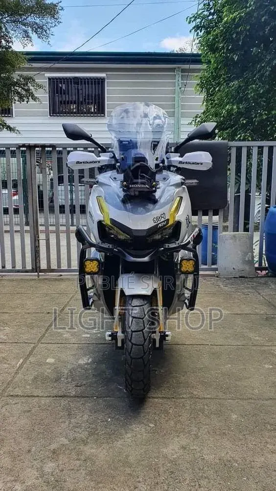 Nouveau Yamaha Majesty 2023 Blanc