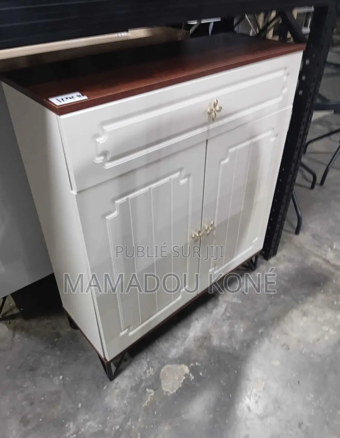 Chic Commode Importer Boisé Avec Rangement