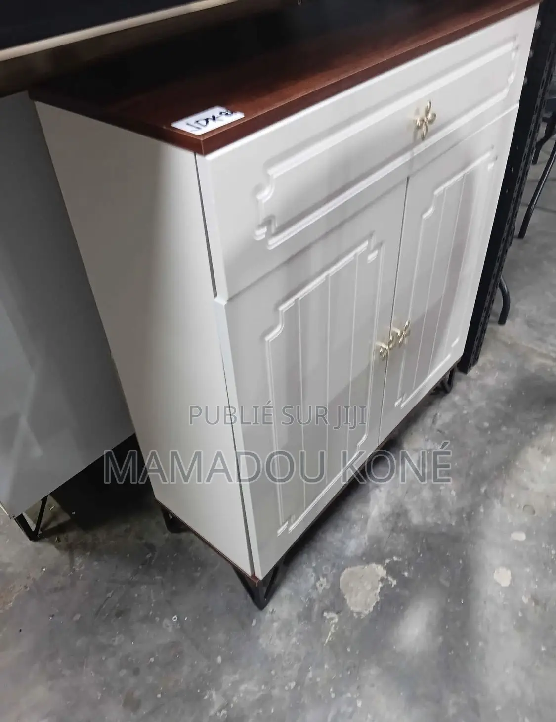 Chic Commode Importer Boisé Avec Rangement