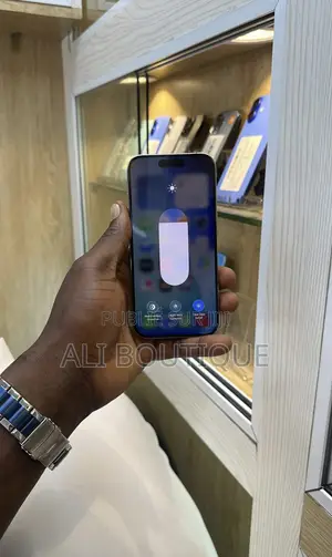Nouveau Apple iPhone 15 Pro 256 GB Argenté