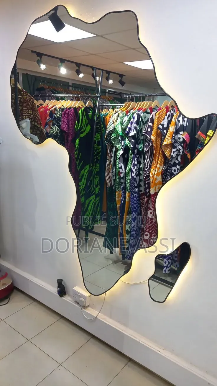Miroir De Courtoisie Et Maquillage Et Maison