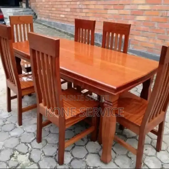 Table À Manger
