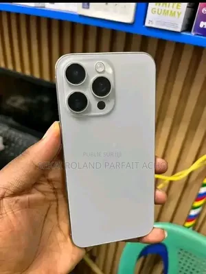 Nouveau Apple iPhone 15 Pro Max 256 GB Blanc