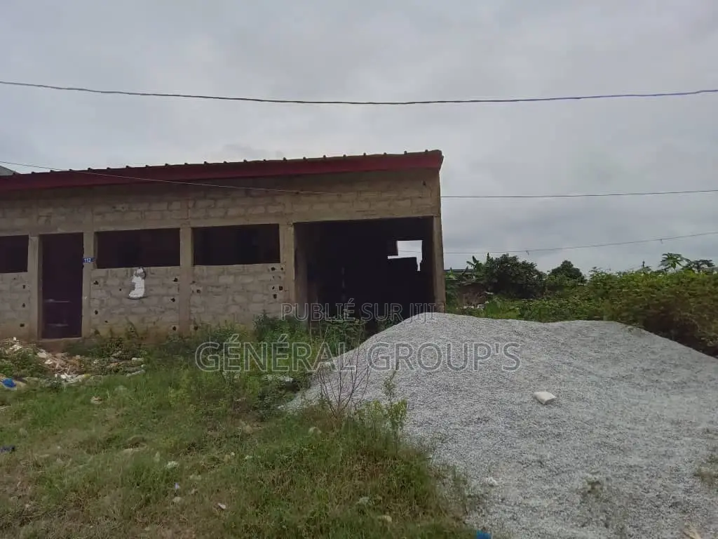 1chbre Villa Dans Boga Hugues, Cocody À Vendre