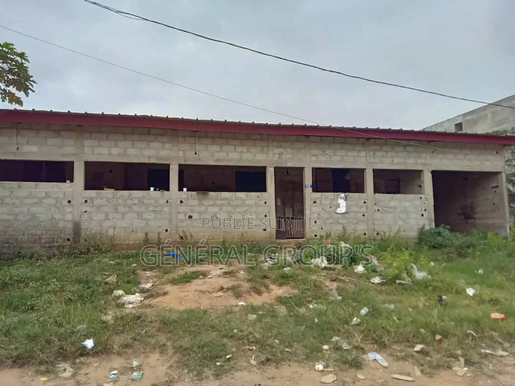 1chbre Villa Dans Boga Hugues, Cocody À Vendre