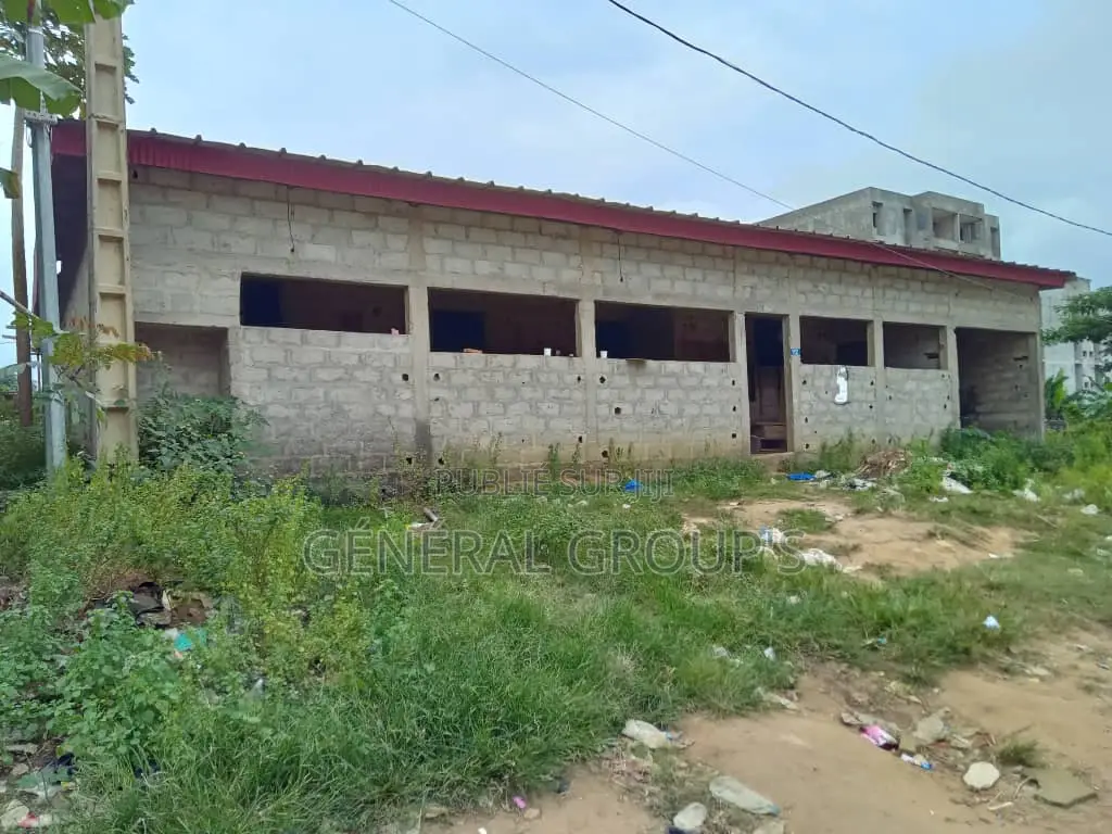 1chbre Villa Dans Boga Hugues, Cocody À Vendre