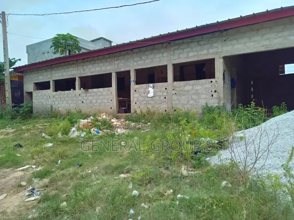 1chbre Villa Dans Boga Hugues, Cocody À Vendre
