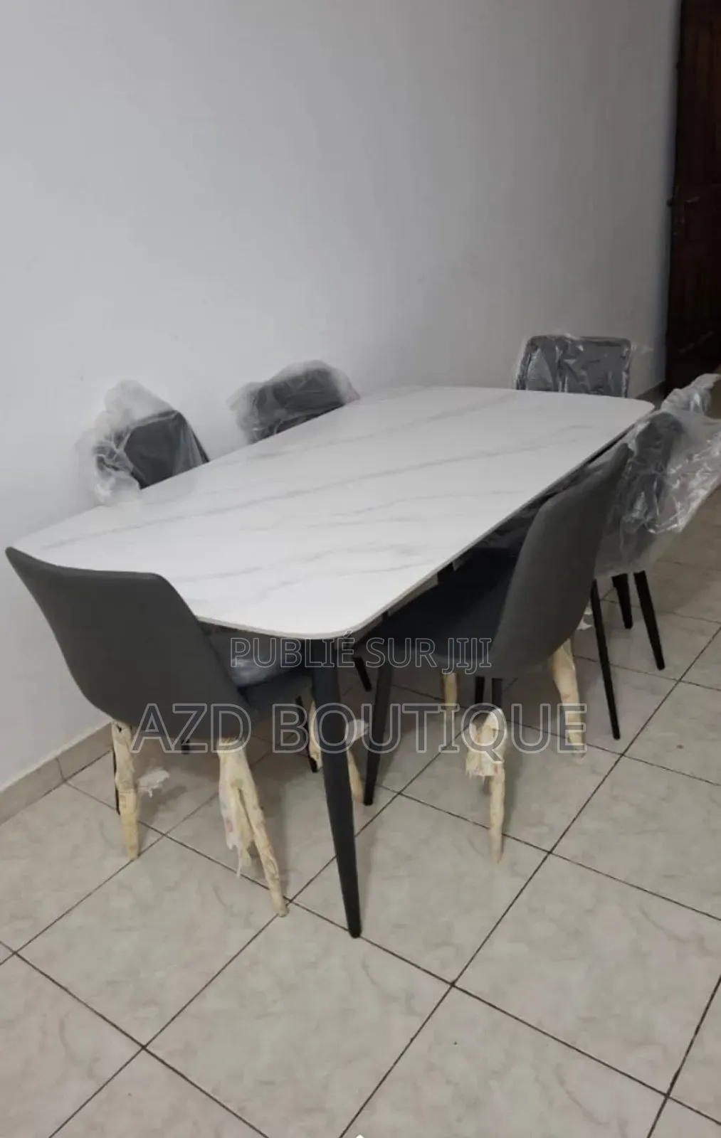Table À Manger en Marbre Pour 6 Personnes