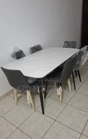 Table À Manger en Marbre Pour 6 Personnes