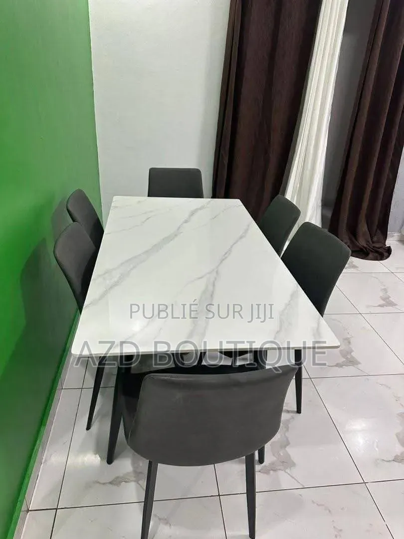 Table À Manger en Marbre Pour 6 Personnes