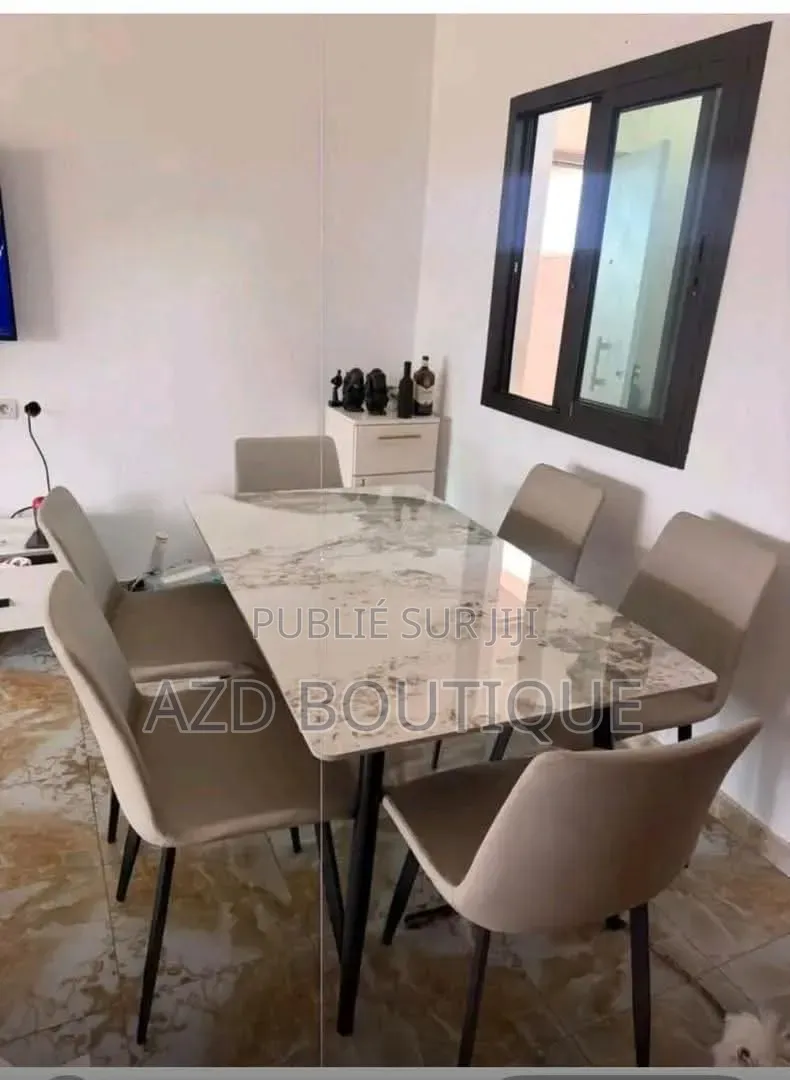 Table À Manger en Marbre Pour 6 Personnes
