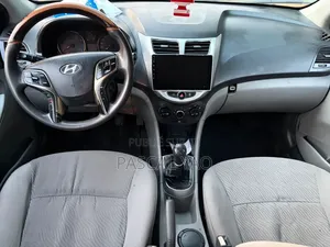 Hyundai Accent 2013 Bleu
