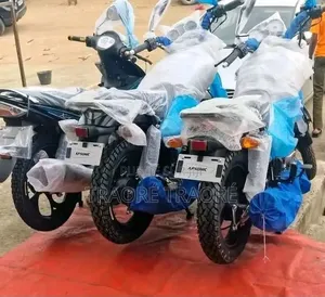 Nouveau TVS Rockz 125 2022 Bleu