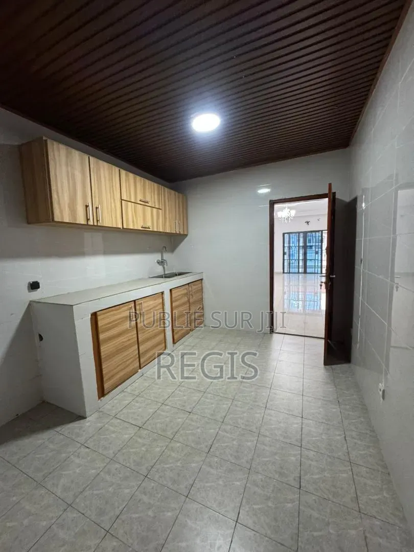 2chbre Appartement dans Klay'Services, Cocody à Louer