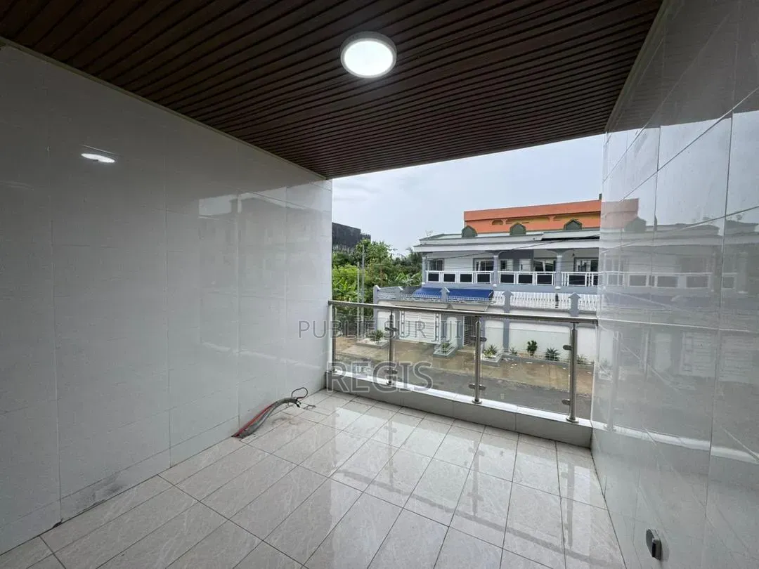 2chbre Appartement dans Klay'Services, Cocody à Louer
