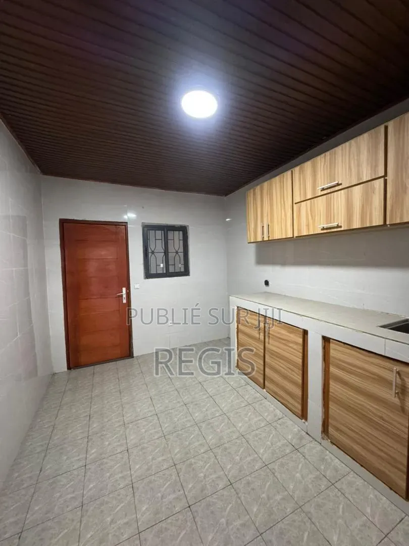 2chbre Appartement dans Klay'Services, Cocody à Louer