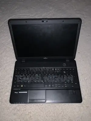 Ordinateur portable Fujitsu Lifebook A5512 4GB Intel Pentium HDD 500GB