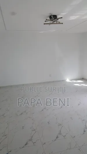 4chbre Villa dans Bosko, Cocody à Vendre